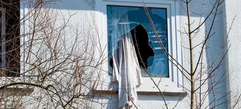 Storm Window Installation Contractors in Hialeah Gardens, FL