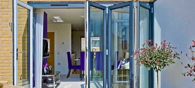 Commercial Door Glass Repair in Hialeah Gardens, FL